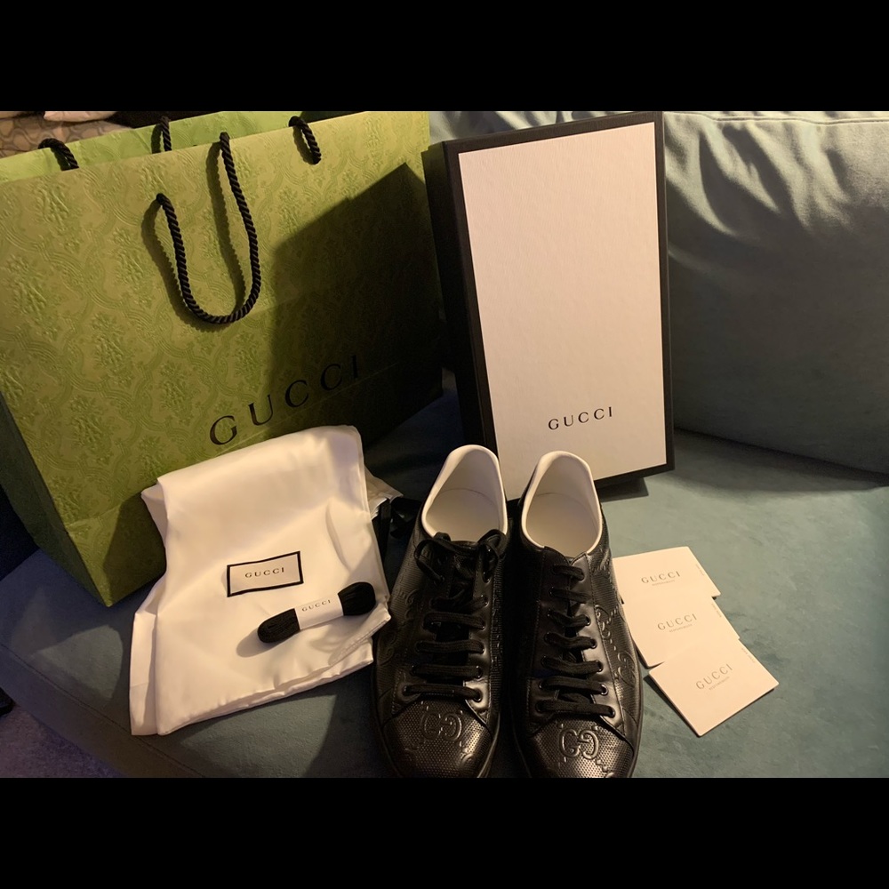 *WORN ONCE* GUCCI Men's Ace GG embossed sneaker